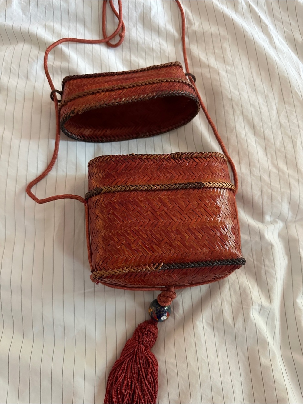 Vintage Rafael Sanchez Woven Straw Crossbody Bag w/ Oversized Tassel and Bead - Picture 4 of 6